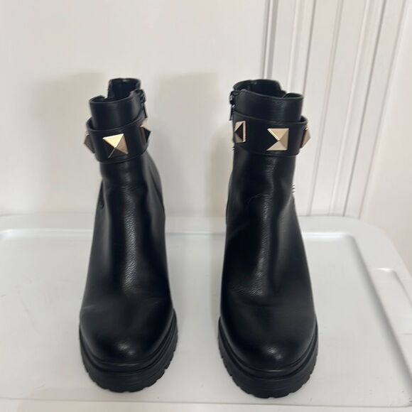 Mix No. 6 Black and Gold Ankle Booties Sleek Design - Picture 2 of 6